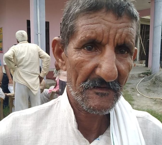 फोटो संख्या:72-बीपीएल राशन कार्ड धारकों को राशन नहीं मिलने पर गांव जड़वा में पंचायत करते ग्रा फोटो संख्या:72-बीपीएल राशन कार्ड धारकों को राशन नहीं मिलने पर गांव जड़वा में पंचायत करते ग्रा