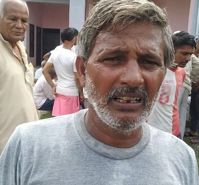 फोटो संख्या:72-बीपीएल राशन कार्ड धारकों को राशन नहीं मिलने पर गांव जड़वा में पंचायत करते ग्रा फोटो संख्या:72-बीपीएल राशन कार्ड धारकों को राशन नहीं मिलने पर गांव जड़वा में पंचायत करते ग्रा