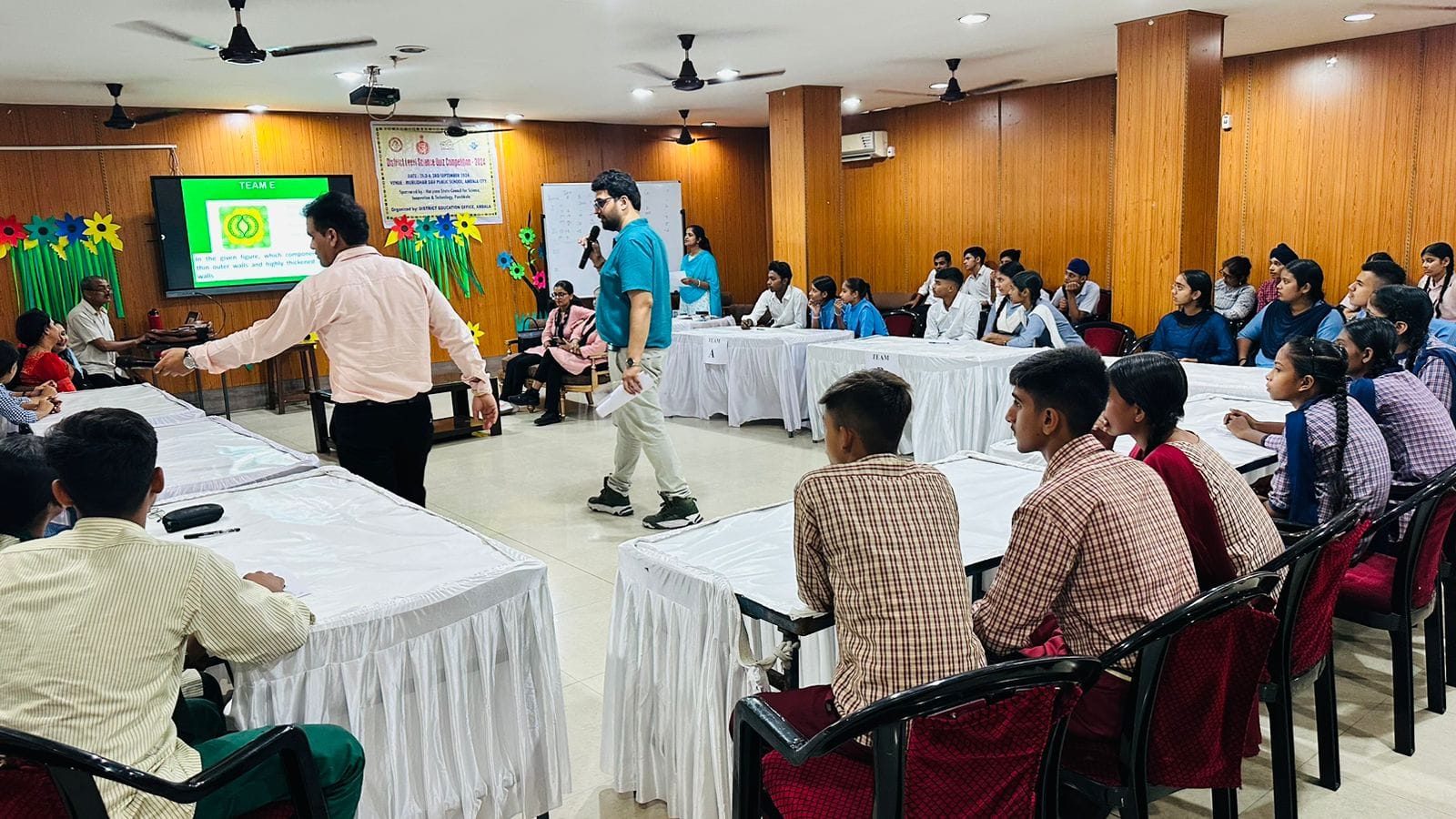 शहर के मुरलीधर डीएवी पब्लिक स्कूल में जिला स्तरीय विज्ञान क्विज प्रतियोगिता में प्रतिभागिता कर शहर के मुरलीधर डीएवी पब्लिक स्कूल में जिला स्तरीय विज्ञान क्विज प्रतियोगिता में प्रतिभागिता कर