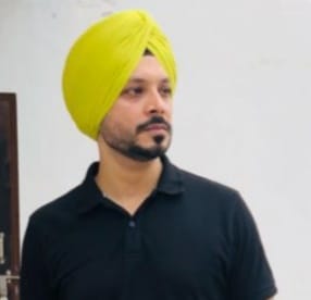 फोटो- 01नारनौल के मिश्रवाड़ा मोहल्ले में बना स्पीड ब्रेकर। संवाद फोटो- 01नारनौल के मिश्रवाड़ा मोहल्ले में बना स्पीड ब्रेकर। संवाद