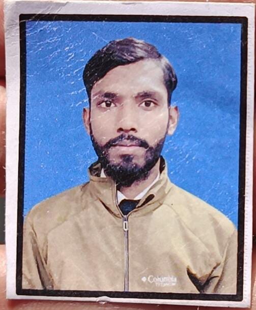 गांव चिड़ियादाह में घटना स्थल पर जांच करती पुलिस।संवाद गांव चिड़ियादाह में घटना स्थल पर जांच करती पुलिस।संवाद
