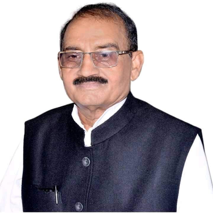 घाघरा नदी में समा रहे बंबू क्रेट   संवाद