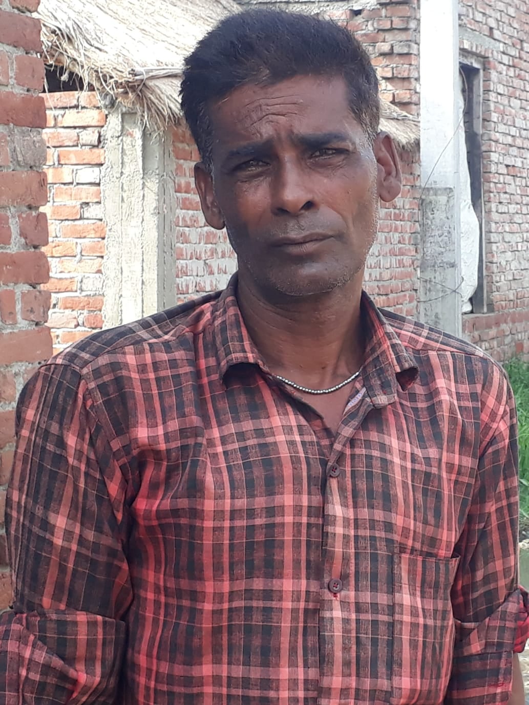 मझगईं के त्रिलोकपुर में सड़क पर भरा गंदा पानी। संवाद