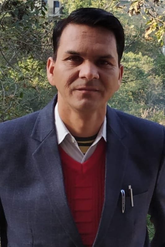 पुष्पिंद्र। अध्यापक