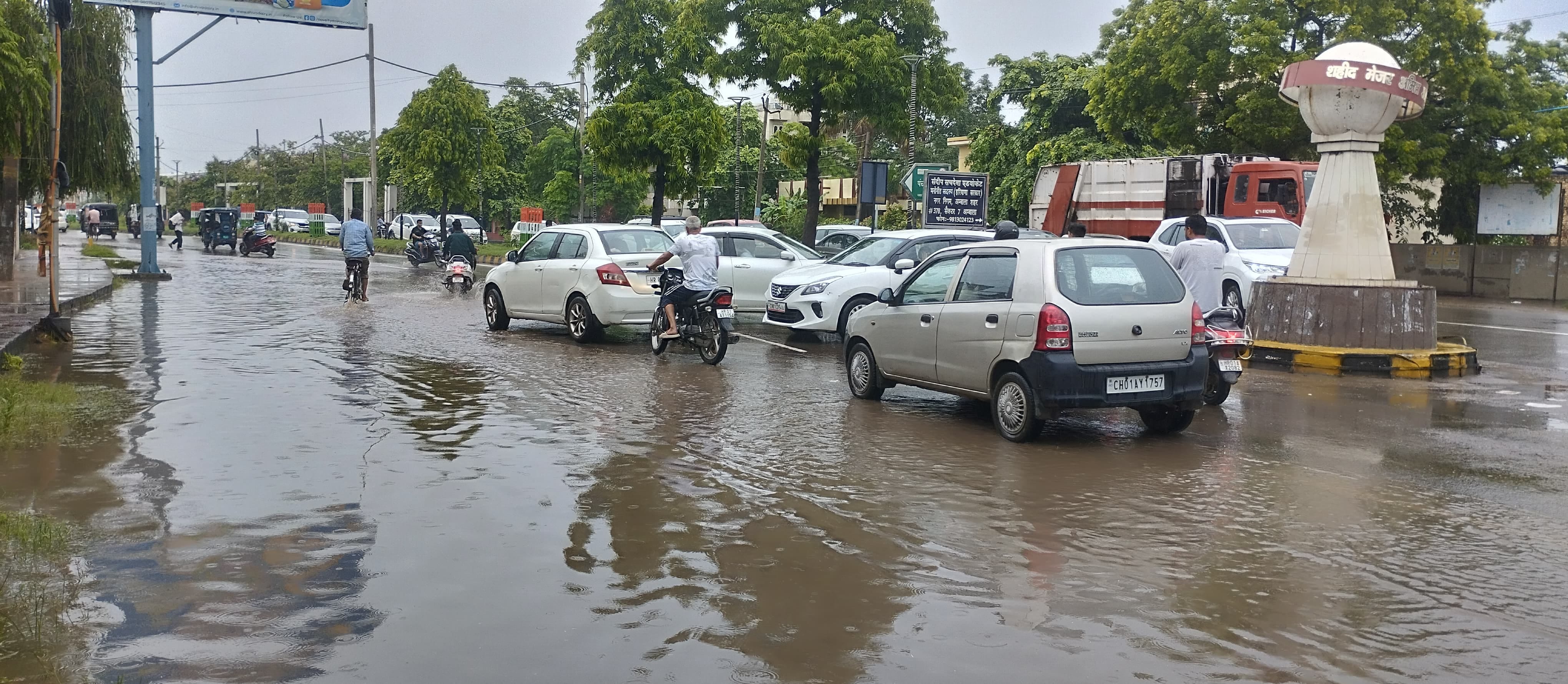 शहर के जिला नागरिक अस्पताल में बारिश हुआ जलभराव। शहर के जिला नागरिक अस्पताल में बारिश हुआ जलभराव।