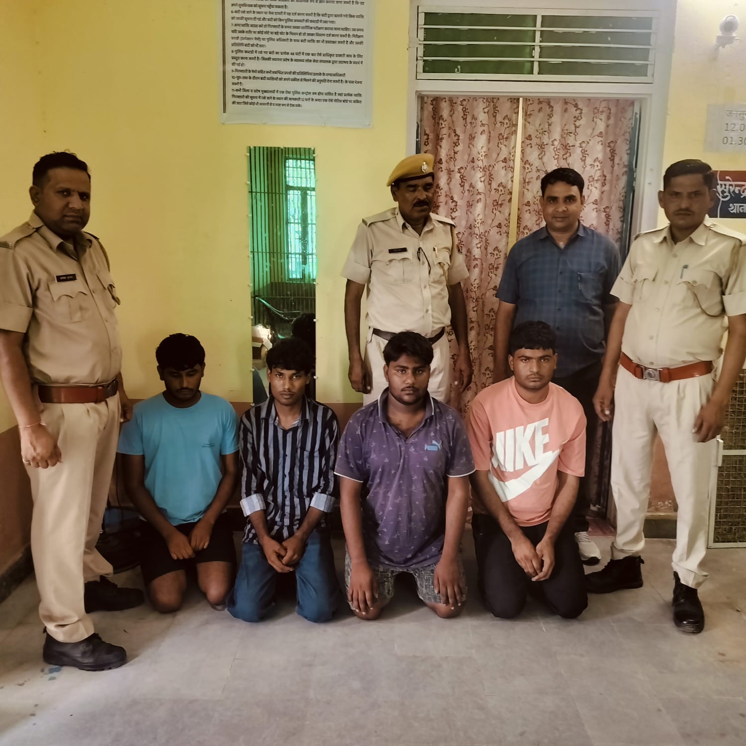 दबंगई दिखाने वाले बदमाश पहुंचे हवालात 