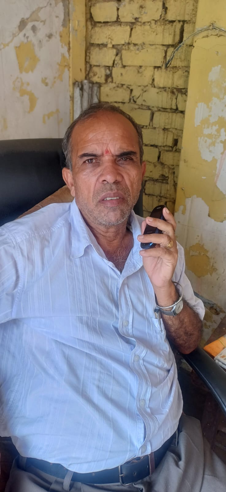 अंबाला छावनी में बब्याल रोड पर चल रहा पेचवर्क का काम अंबाला छावनी में बब्याल रोड पर चल रहा पेचवर्क का काम