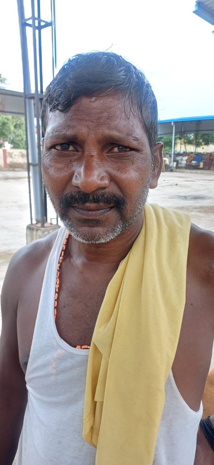अंबाला छावनी स्थित दीना की मंडी स्थित सब्जी मंडी में पसरी गंदगी।