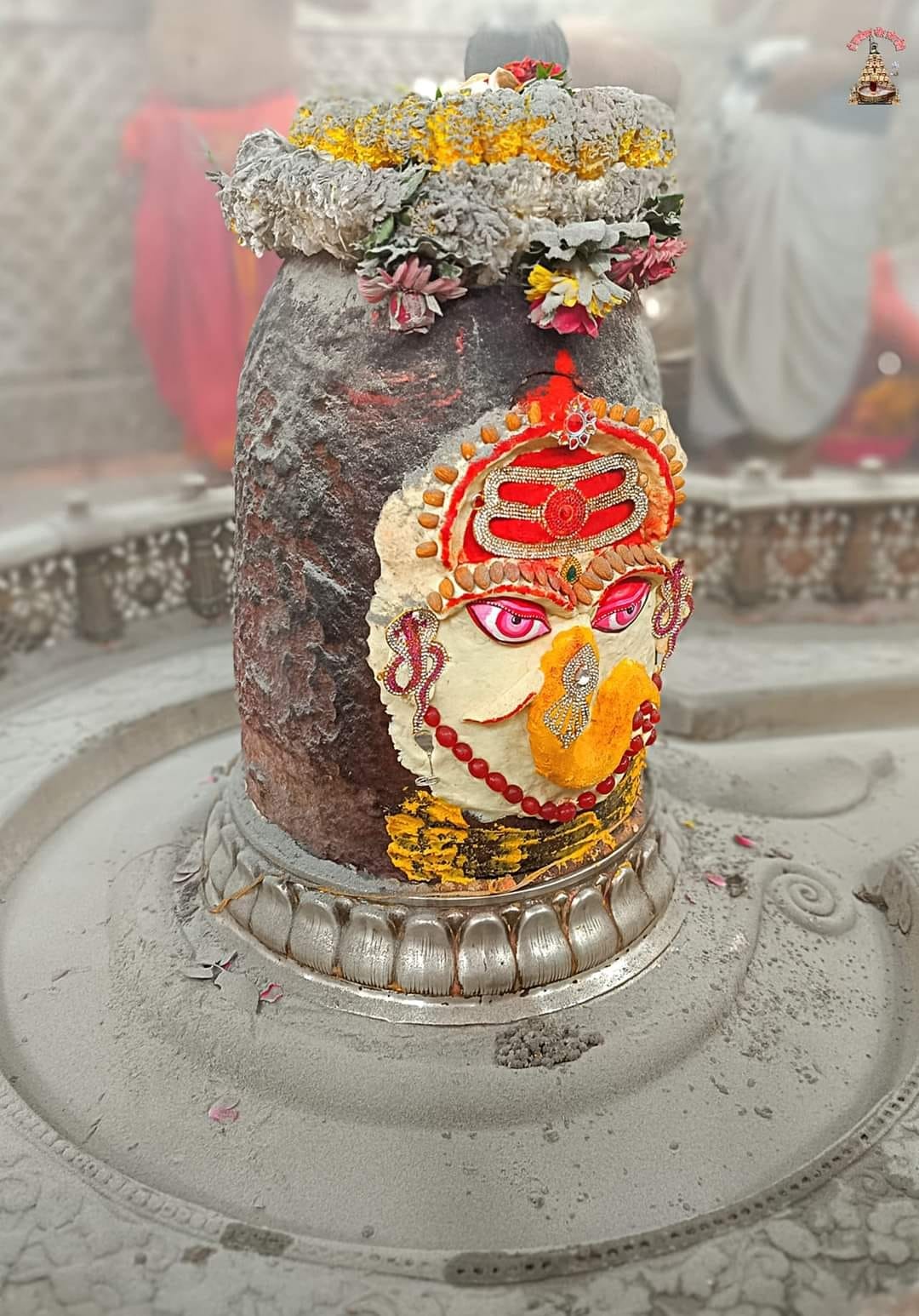 ऐसे है महाकाल श्री गणेश स्वरूप मे दर्शन दिए.... भस्म आरती मे भस्म भी रमाई....