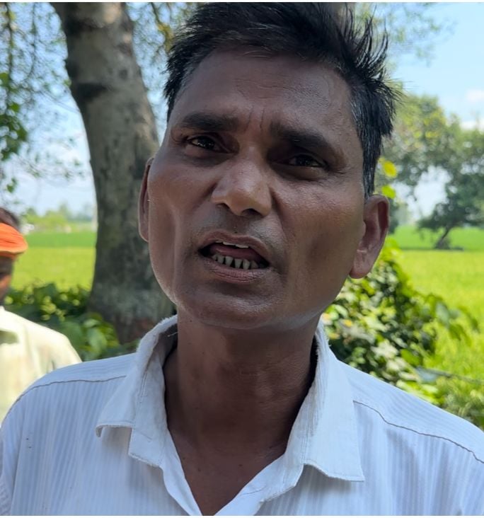 पीलीभीत माधोटांडा मार्ग पर मथना बैरियर के पास जाम लगाए ग्रामीण।संवाद
