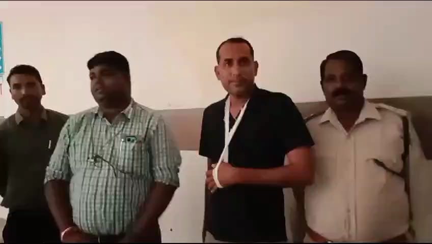 मवेशी चरा रहे लोगों ने वन अमले पर किया हमला