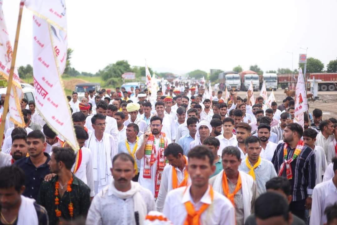 परबतसर पहुंचने पर लोग कर रहे स्वागत