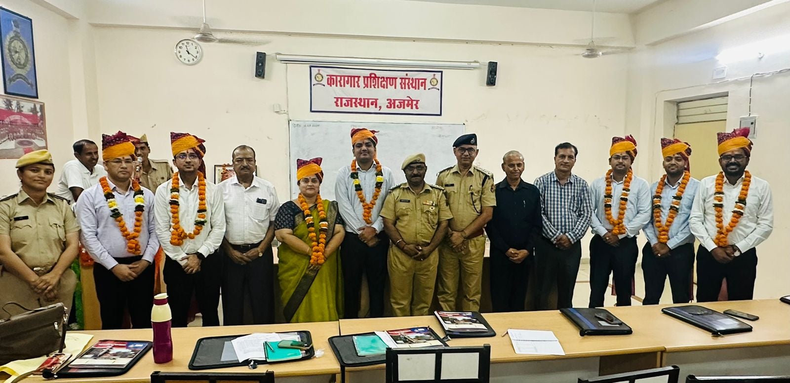 नवनियुक्त 7 डिप्टी एसपी (जेल) का स्वागत नवनियुक्त 7 डिप्टी एसपी (जेल) का स्वागत