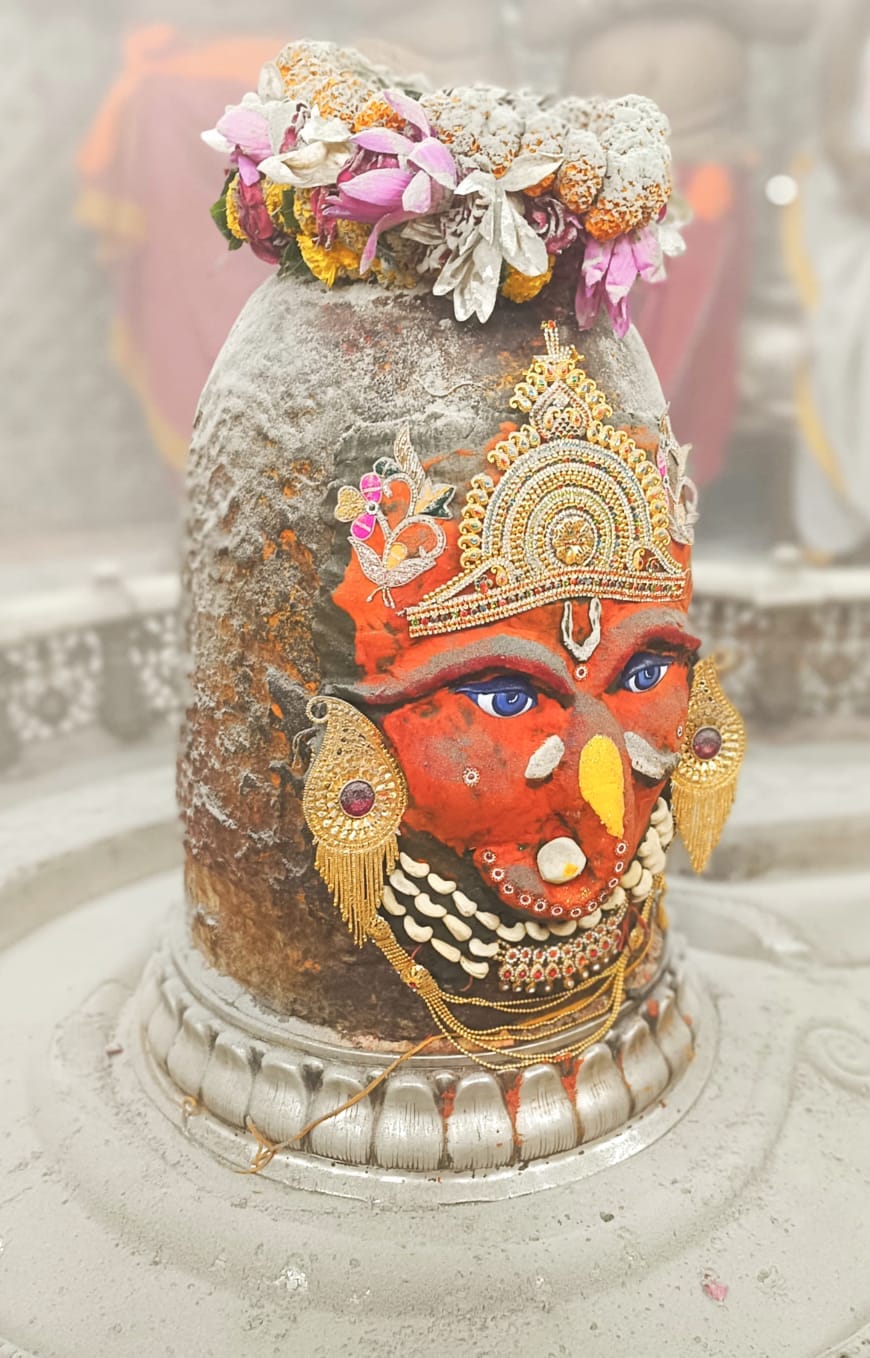 भस्मारती मे श्री गणेश स्वरूप में सजे बाबा महाकाल, भस्म भी रमाई, गूंज उठा जय श्री गणेश जय श्री म
