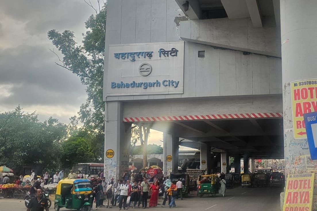 -फोटो 60 : अस्पताल में कागजी कार्रवाई में जुटी पुलिस। संवाद -फोटो 60 : अस्पताल में कागजी कार्रवाई में जुटी पुलिस। संवाद