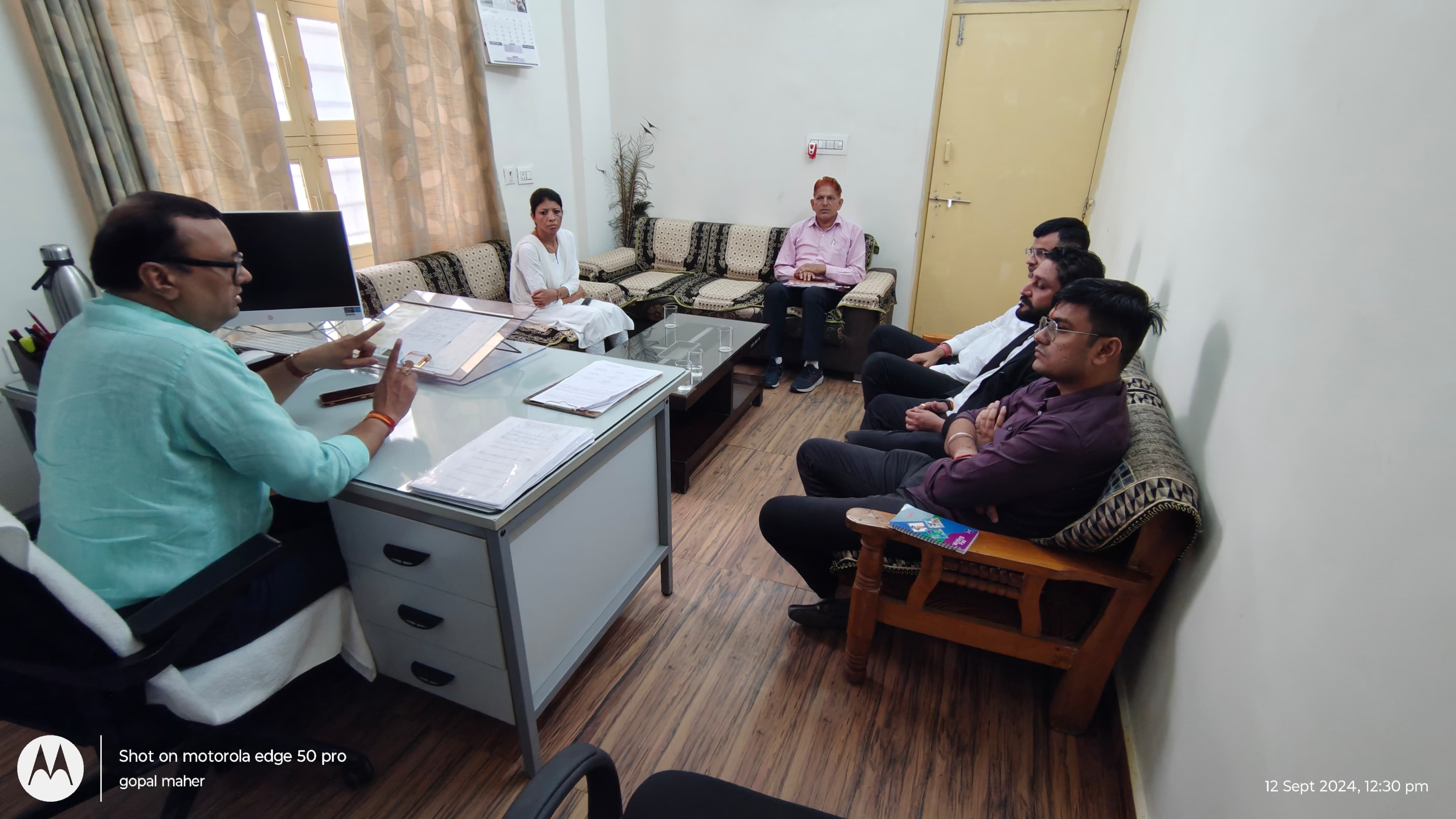 सिरोही। विधिक सेवा समिति की बैठक में विभिन्न मुद्दों के बारे में चर्चा की गई।