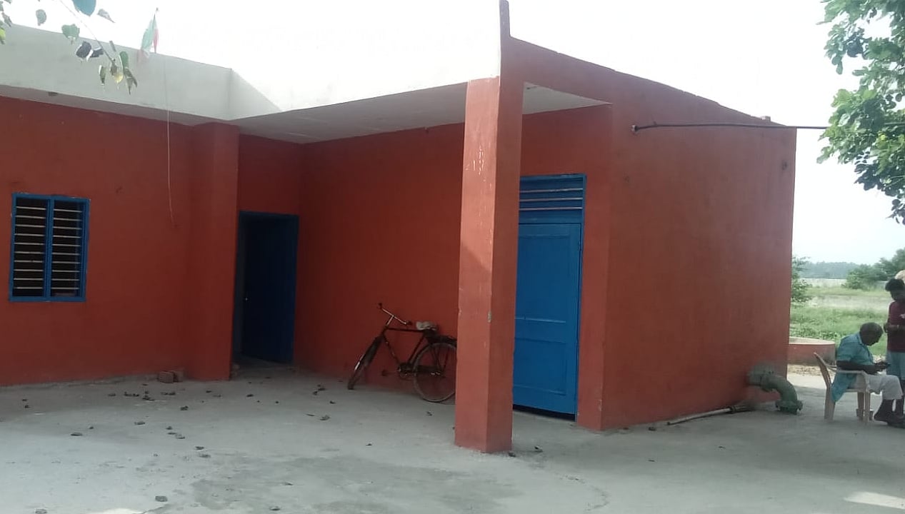 14जेएनडी23: बधाना गांव जलघर, जहां तीन दिन से बोर खराब है। संवाद 14जेएनडी23: बधाना गांव जलघर, जहां तीन दिन से बोर खराब है। संवाद