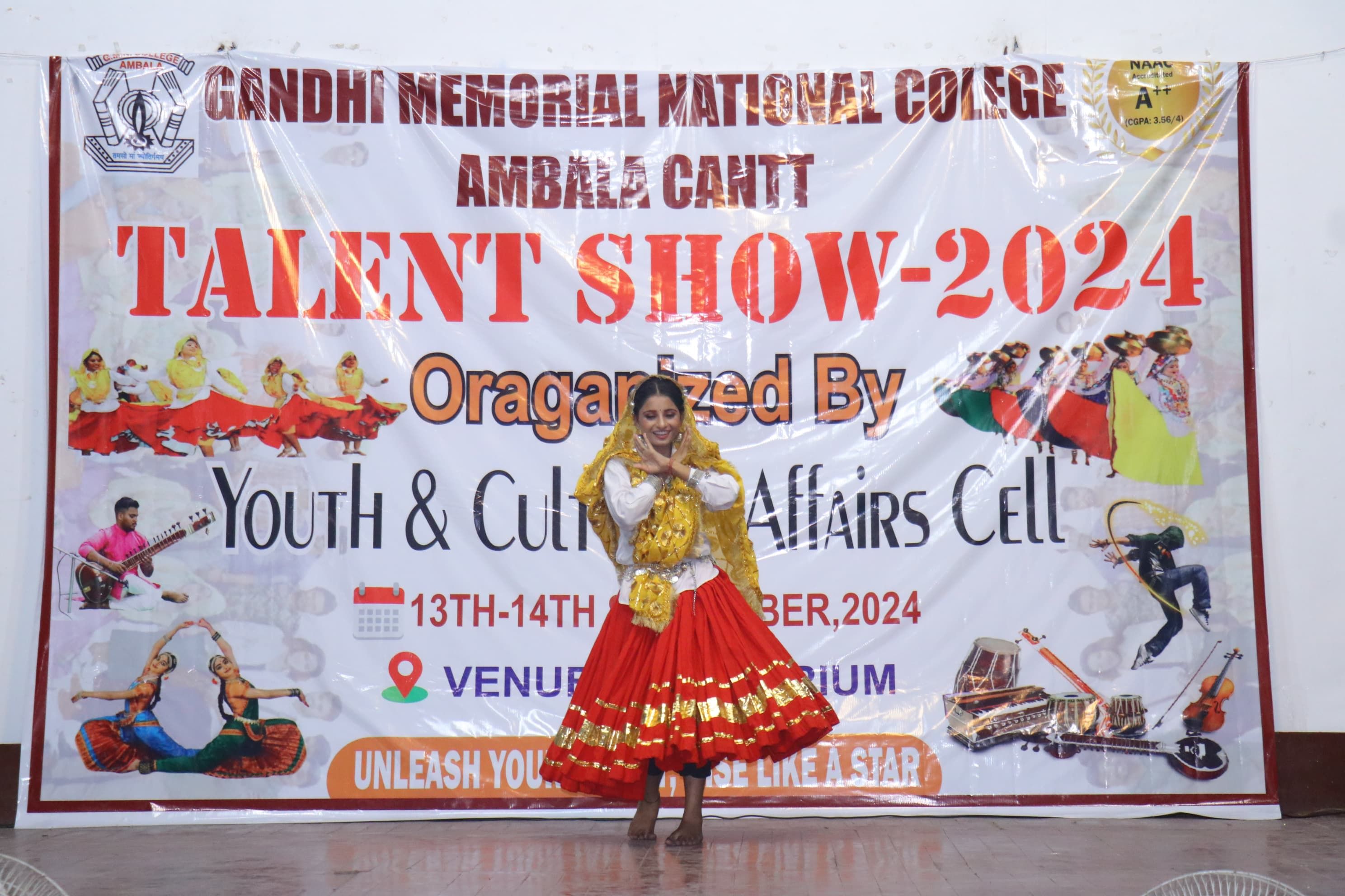 छावनी के गांधी मेमोरियल नेशनल कॉलेज प्रतिभा खोज कार्यक्रम में विजेताओं को सममानित करते हुए छावनी के गांधी मेमोरियल नेशनल कॉलेज प्रतिभा खोज कार्यक्रम में विजेताओं को सममानित करते हुए