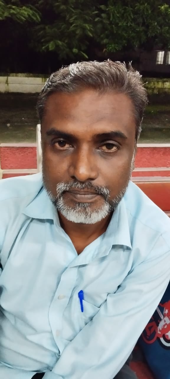 पीलीभीत रेलवे स्टेशन पर प्लेटफार्म पर मौजूद यात्री।संवाद पीलीभीत रेलवे स्टेशन पर प्लेटफार्म पर मौजूद यात्री।संवाद