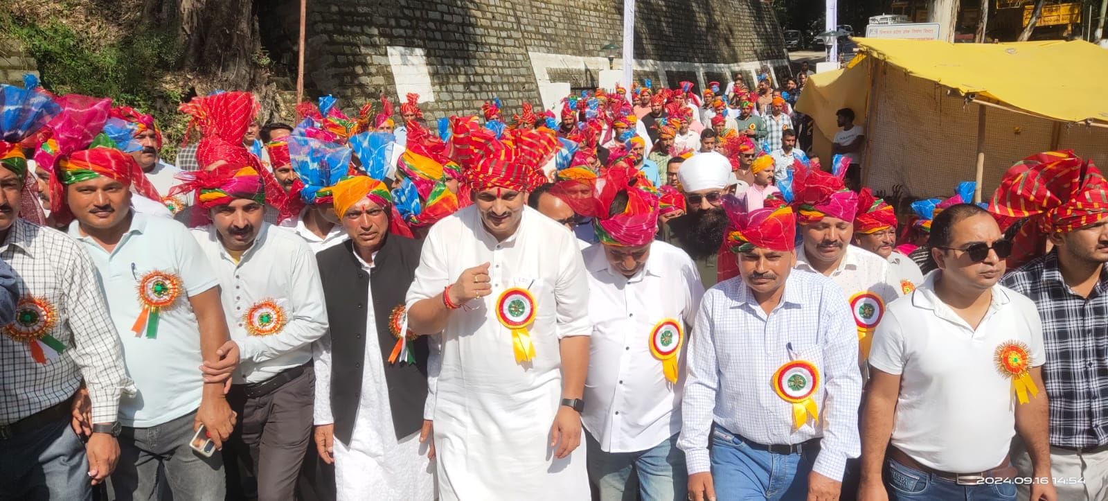 नाचन हलके में ख्योड़ मेले का विधिवत बैल पूजन के साथ शुभारंभ करते हुए विधायक विनोद कुमार। संवा नाचन हलके में ख्योड़ मेले का विधिवत बैल पूजन के साथ शुभारंभ करते हुए विधायक विनोद कुमार। संवा