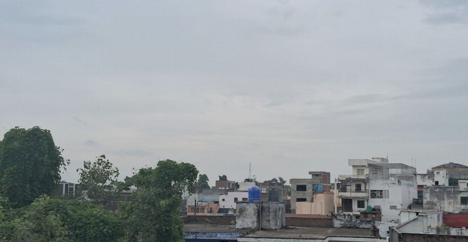 रविवार को आसमान में छाए बादल। संवाद रविवार को आसमान में छाए बादल। संवाद