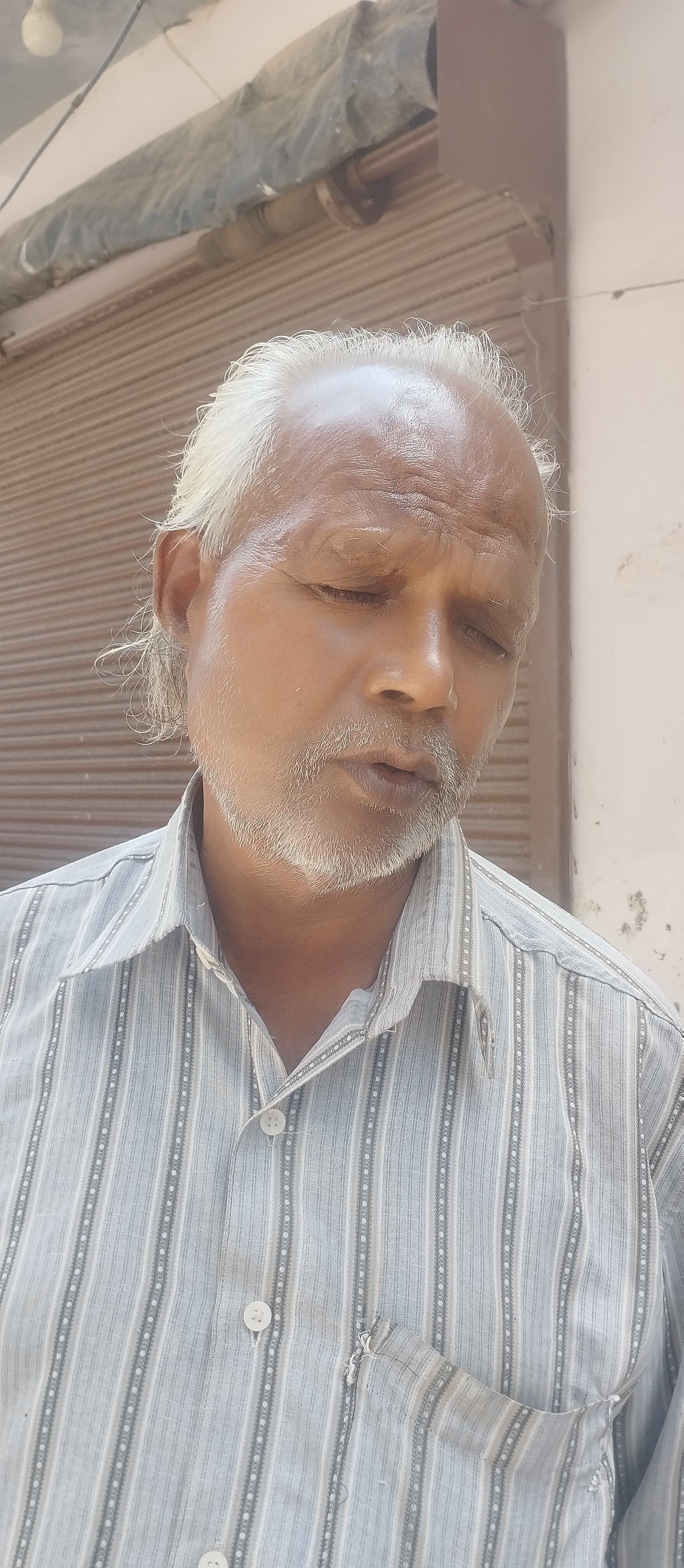 निर्माणाधीन रेलवे ओवरब्रिज