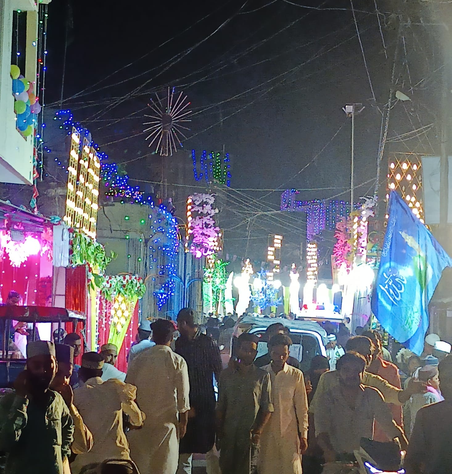 पूरनपुर में निकाला गया जुलूस ए मोहम्मदी।