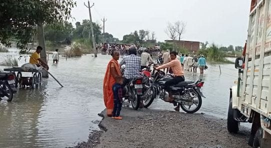 शाहजहांपुर में गर्रा नदी का बढ़ा जलस्तर। संवाद