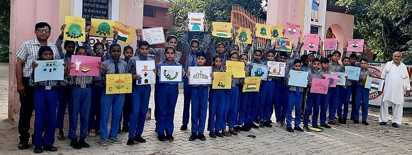 17जेएनडी10: मतदाताओं को जागरूक करने के लिए जागरूकता रैली निकालते बच्चे। संवाद