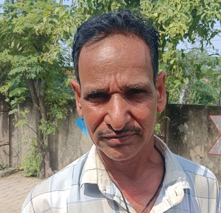 17सीटीके15..कन्हेली रोड पर पाइपलाइन दबाने के बाद टूटी हुई सड़क। संवाद
