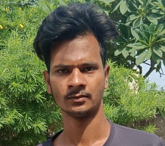 17सीटीके15..कन्हेली रोड पर पाइपलाइन दबाने के बाद टूटी हुई सड़क। संवाद