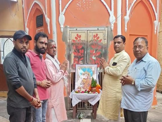 बीसलपुर चीनी मिल में आयोजित विश्वकर्मा पूजन में मौजूद लोग। संवाद बीसलपुर चीनी मिल में आयोजित विश्वकर्मा पूजन में मौजूद लोग। संवाद