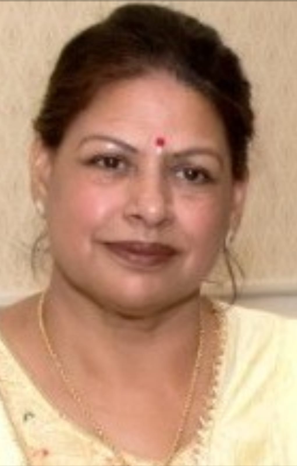 राधा, स्थानीय महिला। राधा, स्थानीय महिला।