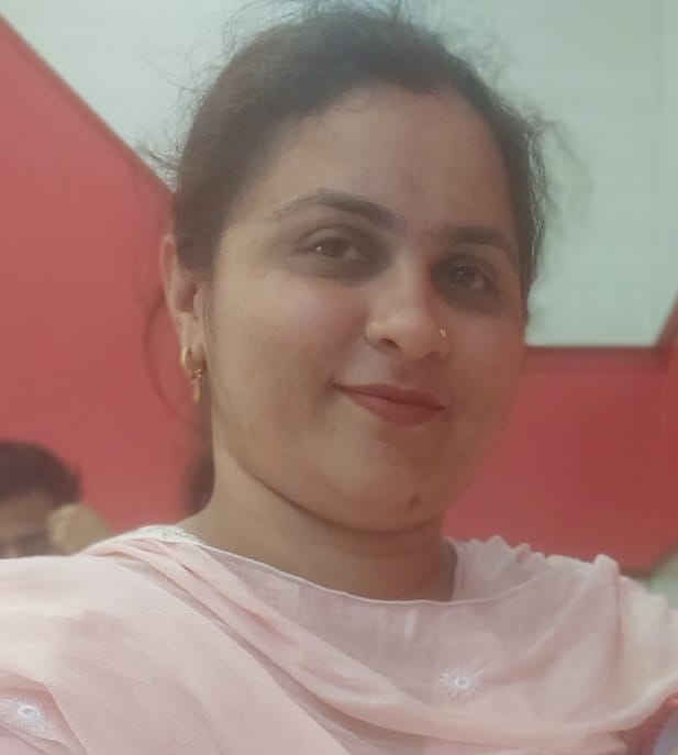 राधा, स्थानीय महिला। राधा, स्थानीय महिला।