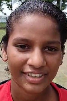 स्पोर्ट्स स्टेडियम हथौड़ा में मंडलीय स्तरीय प्रतियोगिता में हॉकी खेलतीं बालिकाएं। संवाद स्पोर्ट्स स्टेडियम हथौड़ा में मंडलीय स्तरीय प्रतियोगिता में हॉकी खेलतीं बालिकाएं। संवाद