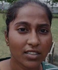 स्पोर्ट्स स्टेडियम हथौड़ा में मंडलीय स्तरीय प्रतियोगिता में हॉकी खेलतीं बालिकाएं। संवाद स्पोर्ट्स स्टेडियम हथौड़ा में मंडलीय स्तरीय प्रतियोगिता में हॉकी खेलतीं बालिकाएं। संवाद