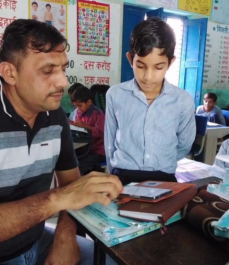 19जेएनडी24: विद्यार्थियों का आंकलन करते हुए। संवाद 19जेएनडी24: विद्यार्थियों का आंकलन करते हुए। संवाद