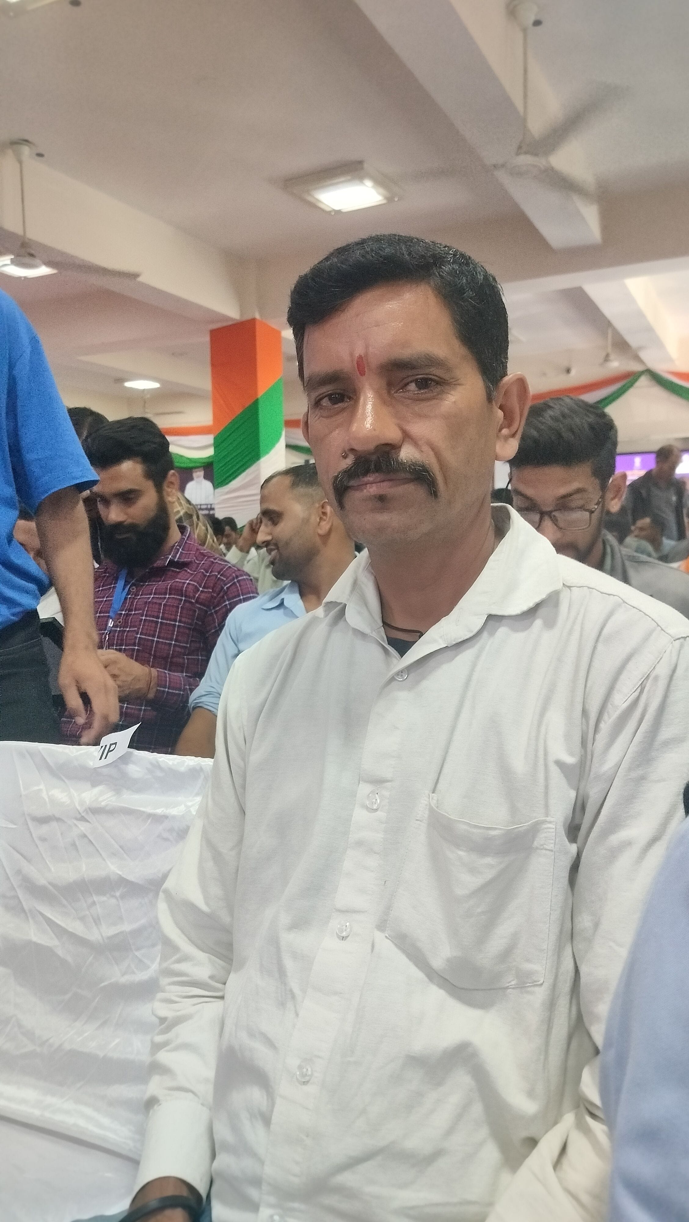 आईटीआई मंडी में प्रधानमंत्री विश्वकर्मा योजना की पहली वर्षगांठ पर लाभार्थियों को विश्वकर्मी प् आईटीआई मंडी में प्रधानमंत्री विश्वकर्मा योजना की पहली वर्षगांठ पर लाभार्थियों को विश्वकर्मी प्