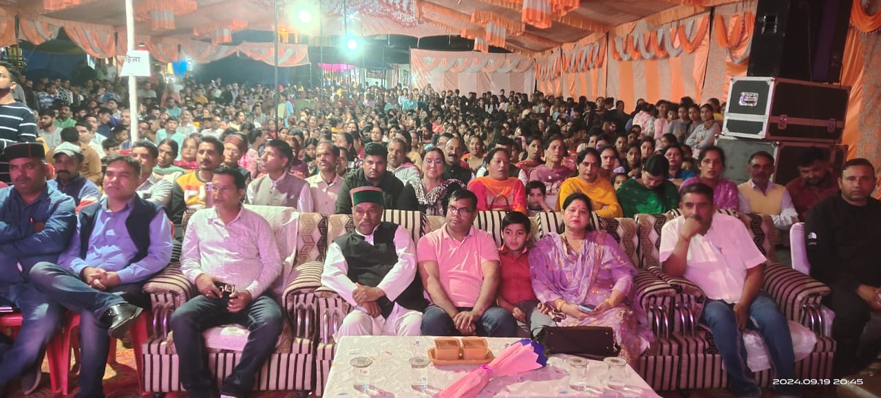 ख्योड़ मेले की सांस्कृतिक संध्या में प्रस्तुती देती स्टार कलाकार ममता भारद्वाज। संवाद