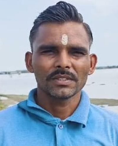 दातागंज के हर्रामपुर गांव में बाढ़ के पानी में डूबीं फसल। संवाद दातागंज के हर्रामपुर गांव में बाढ़ के पानी में डूबीं फसल। संवाद