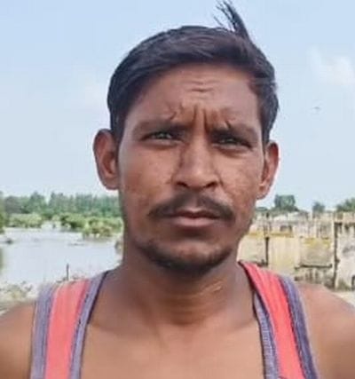 दातागंज के हर्रामपुर गांव में बाढ़ के पानी में डूबीं फसल। संवाद दातागंज के हर्रामपुर गांव में बाढ़ के पानी में डूबीं फसल। संवाद