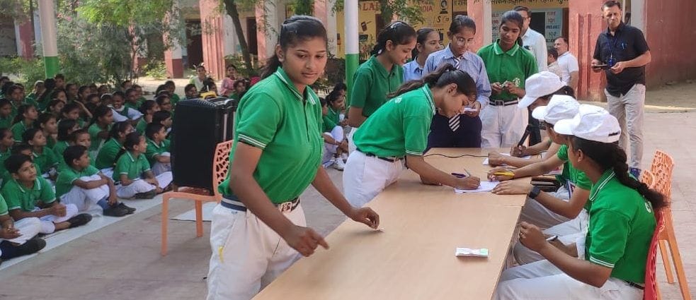 21जेएनडी28-राजकीय वरिष्ठ माध्यमिक विद्यालय सिंघवाल में पोलिंग टीम और मतदाता की भूमिका निभाते हु 21जेएनडी28-राजकीय वरिष्ठ माध्यमिक विद्यालय सिंघवाल में पोलिंग टीम और मतदाता की भूमिका निभाते हु