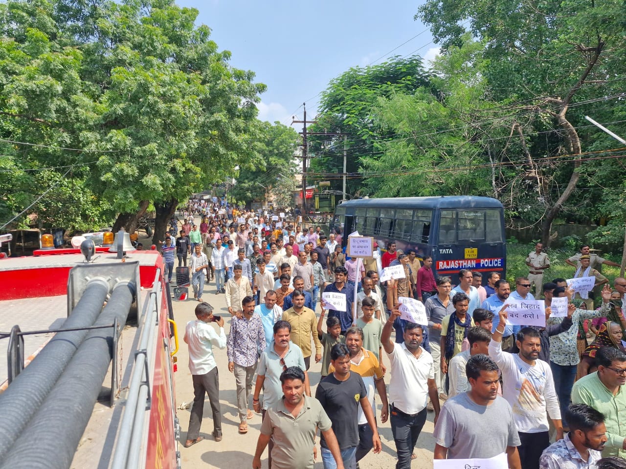 बूंदी में नाबालिग बालिका के अपहरण के बाद हंगामा, गुस्साए लोगो ने बाजार बंद किए, नैनवा थाने को ध