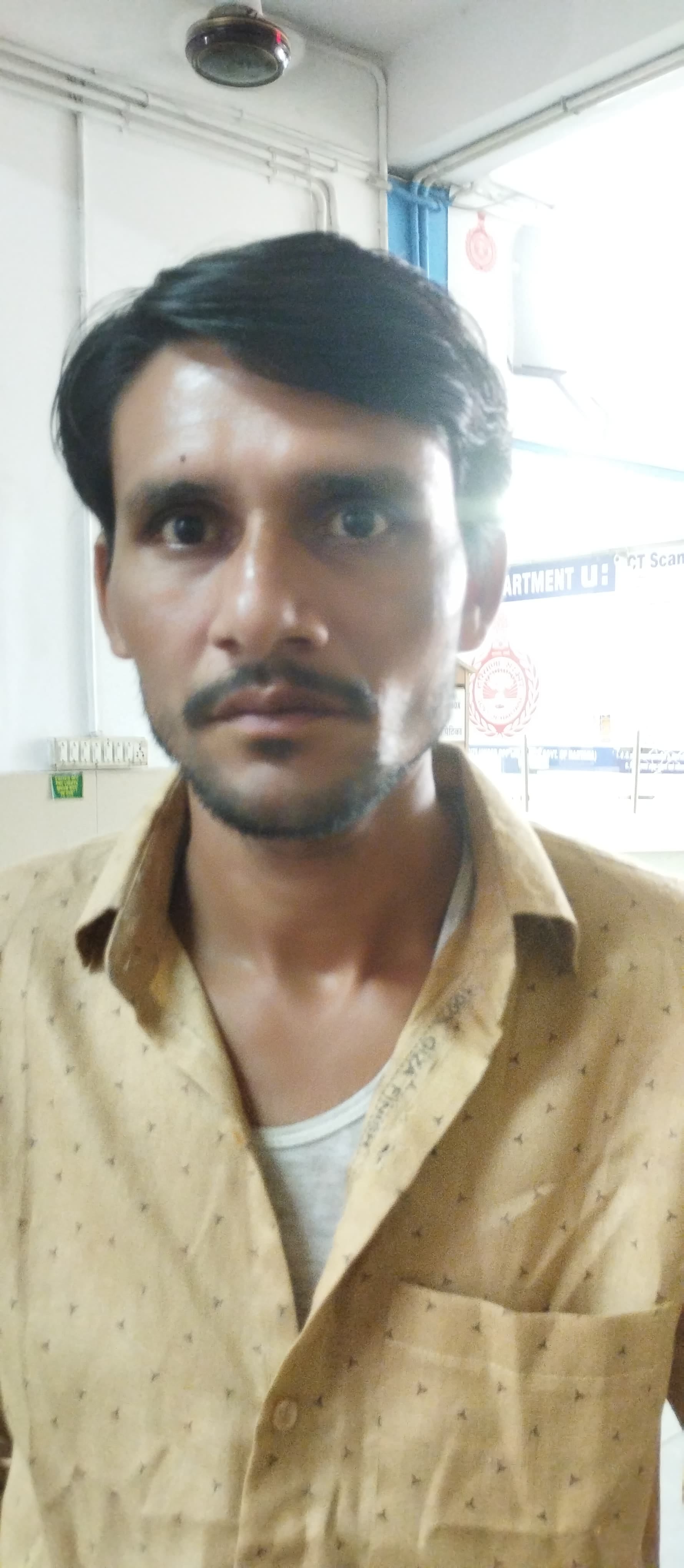 एक्सरे मशीन खराब होने के बाद बंद पड़े उपकरण। संवाद एक्सरे मशीन खराब होने के बाद बंद पड़े उपकरण। संवाद