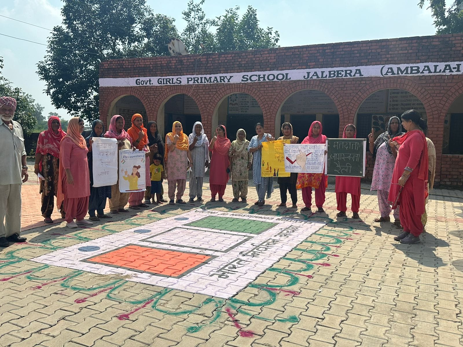 मतदान जागरूकता को लेकर मोटा माजरा में रैली निकालते हुए। मतदान जागरूकता को लेकर मोटा माजरा में रैली निकालते हुए।