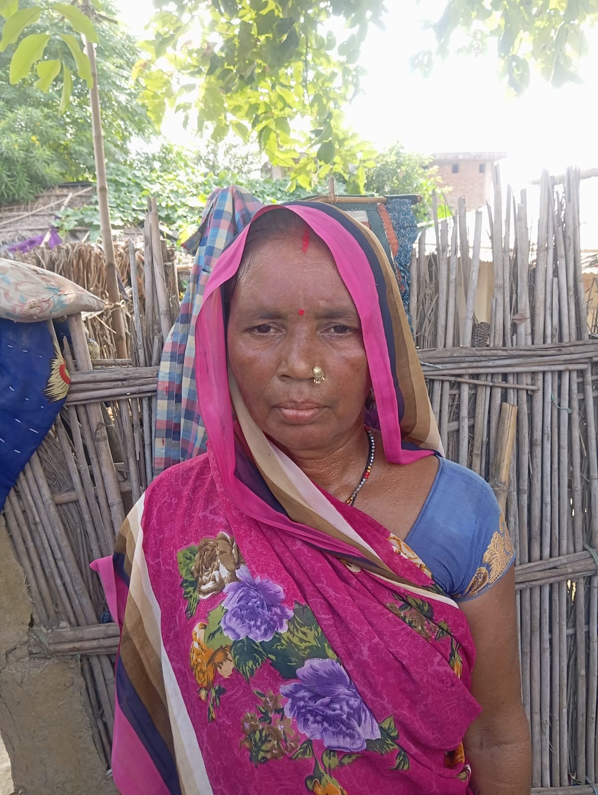 माथुरपुर में कराया जा रहा कटानरोधी कार्य   संवाद