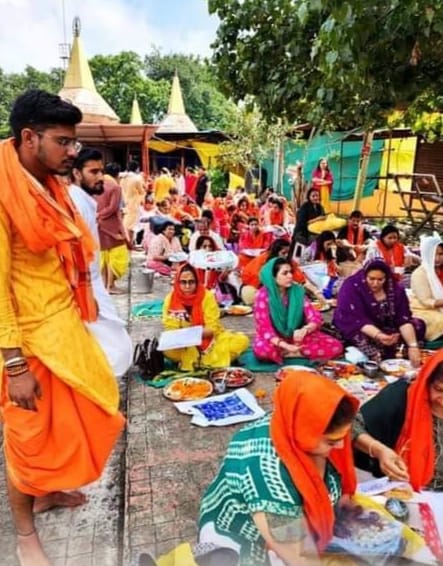 देश बदला संस्कार नही....दुबई से उज्जैन आया 82 तीर्थयात्रियों का ग्रुप, पितृ तर्पण किया महाकाल क