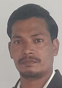 माल गोदाम रेलवे क्रासिंग से भंगवा पाल बस्ती जाने वाली बदहाल सड़क। संवाद