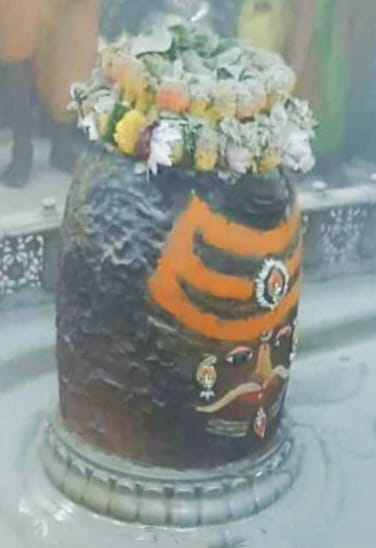 आज की भस्मारती....चंदन का त्रिपुंड और रुद्राक्ष की माला पहनकर सजे बाबा महाकाल आज की भस्मारती....चंदन का त्रिपुंड और रुद्राक्ष की माला पहनकर सजे बाबा महाकाल