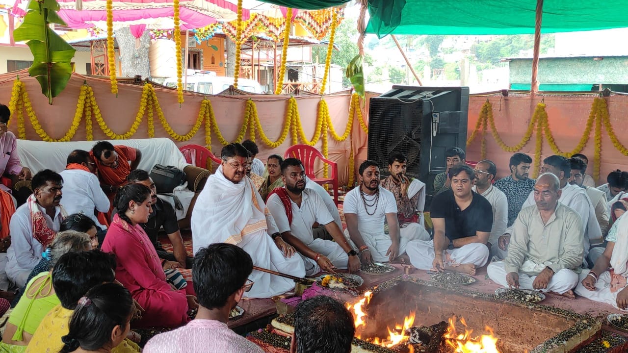 ओंकारेश्वर में हुआ महामृत्युंजय जप अनुष्ठान महायज्ञ
